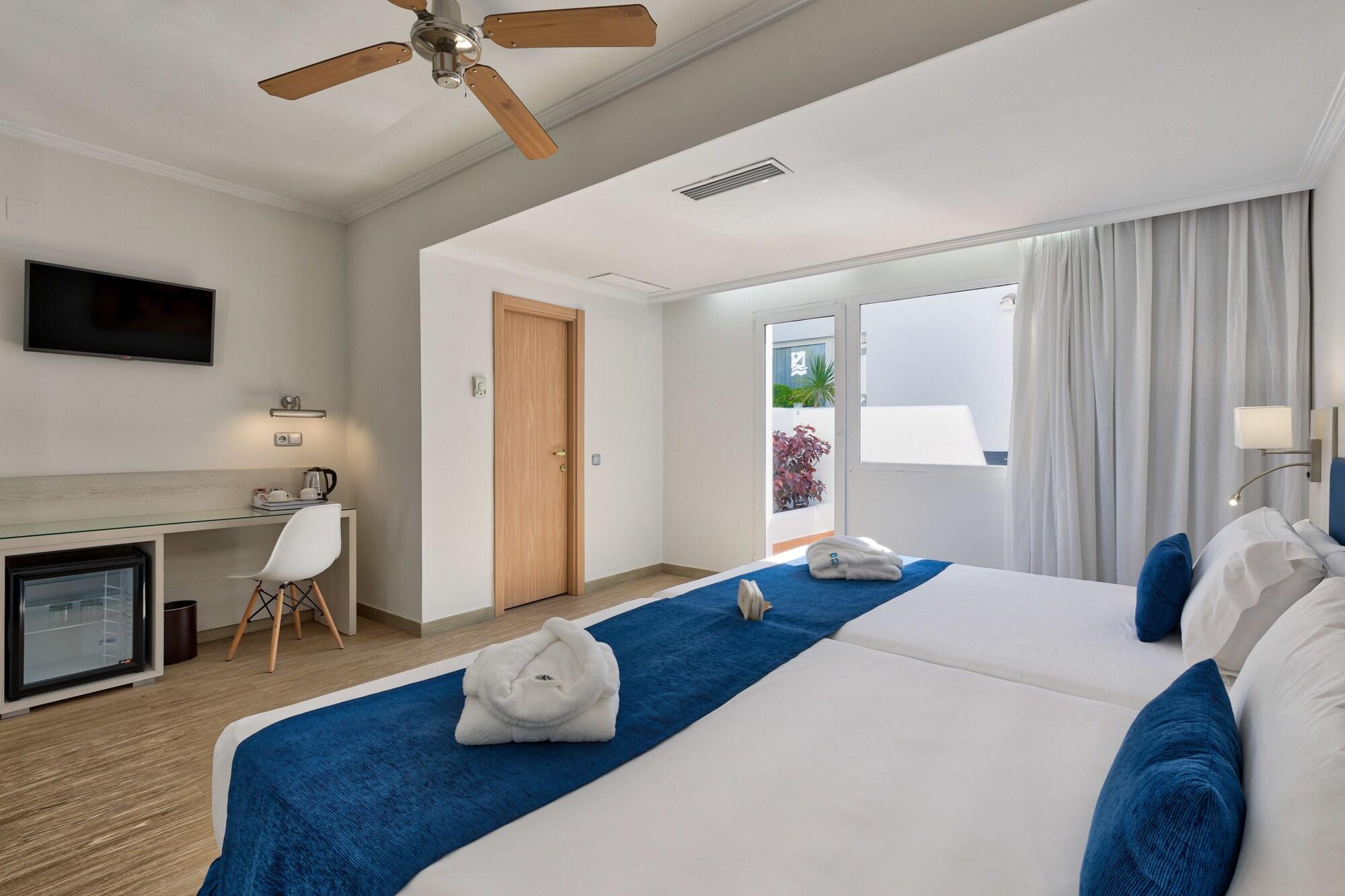 Marbella Playa Hotel Exterior photo
